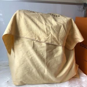 Louis Vuitton Bags - 100% Authentic Louis Vuitton Dust Bag Louis Vuitton Bags - 100% Authentic Louis Vuitton Dust Bag